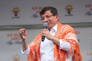 Davutoğlu'ndan Oktay Vural'a hızlı tren tepkisi
