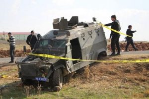 Bing&ouml;l'de kazada yaralanan 1 polis şehit oldu