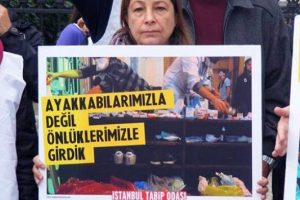 Gezi davasında hapis cezasına &ccedil;arptırılan doktorlara destek