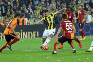 Derbi sosyal medyayı salladı!