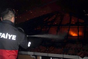 Zonguldak'ta yangın: 1 &ouml;l&uuml;, 1 yaralı