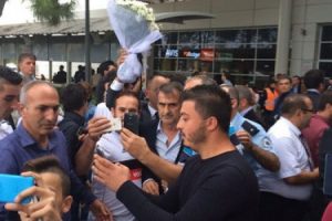 Beşiktaş, Antalya'da coşku ile karşılandı