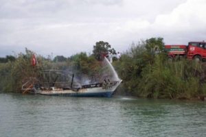 Muğla'da tur teknesinde korkutan yangın