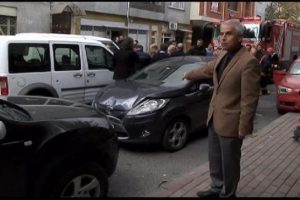 Kuyumcu soyguncuları ka&ccedil;arken kaza yaptı