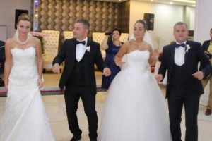 Kırıkkaleli ikizlere, Ukrayna'dan &ccedil;ifte gelin