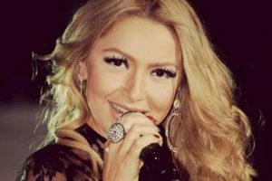 Hadise doğum g&uuml;n&uuml;n&uuml; kutladı...
