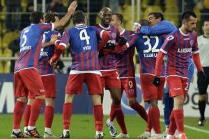 Kardemir Karab&uuml;kspor liderliğini s&uuml;rd&uuml;rmek istiyor
