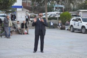 Bursa'da bağımsız aday bu kez 6 kişi ile miting yaptı