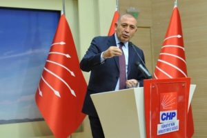 G&uuml;rsel Tekin: CHP Genel Merkezi &ouml;n&uuml;nde ateş a&ccedil;ıldı