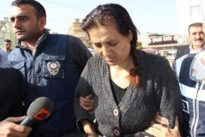 Canlı yayında itirafta bulunan kadın ve sevgilisi tutuklandı
