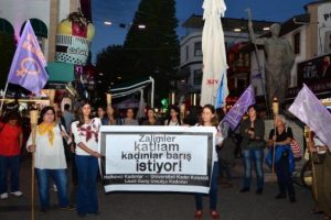 Kadınlardan barış y&uuml;r&uuml;y&uuml;ş&uuml;