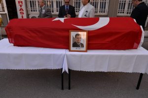 Bursa'da Prof. Dr. Parasız son yolculuğuna uğurlandı...