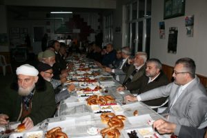 Bursa Karacabey'de Başkan'dan vatandaşa kahvaltı