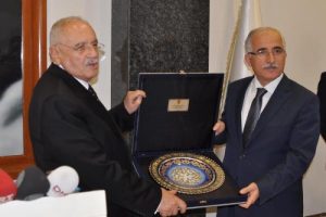Bakan G&ouml;n&uuml;l: Yerli savaş u&ccedil;ağı proje aşamasında