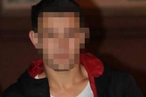 Anne kız gen&ccedil; &ccedil;ocuğu b&ouml;yle &ouml;l&uuml;me s&uuml;r&uuml;kledi!