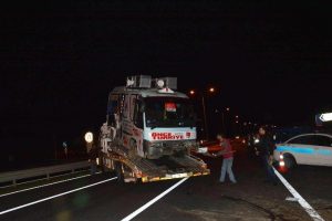 CHP'li kadınları taşıyan minib&uuml;s kaza yaptı: 19 yaralı
