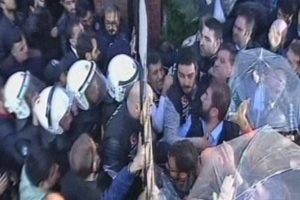 İpek Medya &ouml;n&uuml;nde hareketli anlar