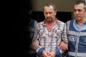 İzmir'de dumanla haber verdi, kurtarıldı
