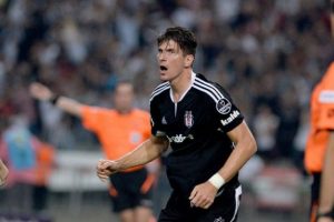 Beşiktaş Gomez i&ccedil;in ısrarcı!