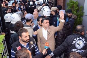 Barış Yarkadaş: Kılı&ccedil;daroğlu, hukukun uygulanması adına burada olmamızı istedi