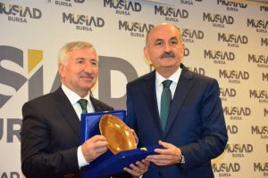 M&uuml;ezzinoğlu Bursa'da muhalefetin asgari &uuml;cret programını eleştirdi