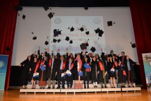 Bursa'da sağlık &ouml;ğrencileri diplomalarına kavuştu