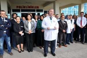 Bursa Karacabey'de sağlık &ccedil;alışanlarından ter&ouml;r a&ccedil;ıklaması