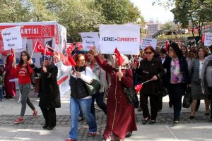 Bursa'da MHP'li kadınlar: T&uuml;rkiye Cumhuriyeti tehdit altındadır