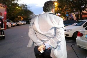 Polis kelep&ccedil;e takıp serbest bıraktı!