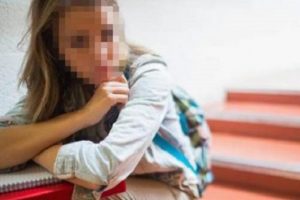 &Ouml;ğrencisiyle ilişkiye girdi sonu k&ouml;t&uuml; oldu
