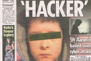İngiltere'yi ayağa kaldıran "bebek y&uuml;zl&uuml; hacker"