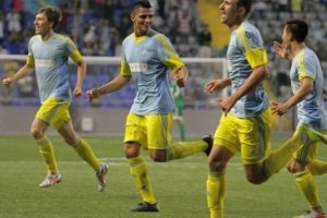 Astana şampiyonluğa g&ouml;z kırptı!