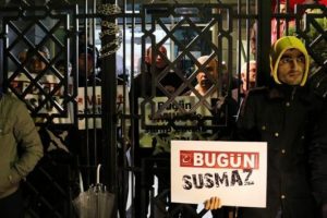 Hukuk&ccedil;ulardan kritik uyarı: Şirket zarara uğrarsa kayyuma d&ouml;ner