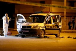 İzmir'de polise silahlı saldırı