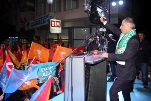 AK Parti Bursa milletvekili adayı Ala'dan direksiyon benzetmesi