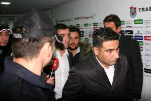 Trabzonspor ma&ccedil;ı hakemleri Avni Aker'den 4 saat sonra &ccedil;ıkabildi