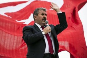 BBP lideri Mustafa Destici isyan etti: 'Kanallar kapandı biz &ccedil;ıkmıyoruz rahatladınız mı?'