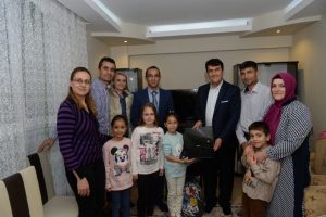 Bursa Osmangazi'de &uuml;st&uuml;n zekalı &ouml;ğrenciye hediye