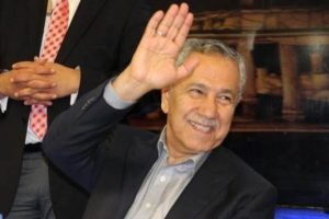 "Masaya otursa 'evet' demek zorunda kalacak"