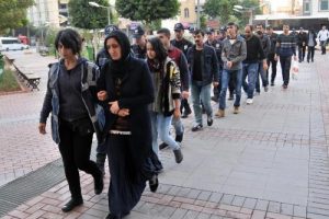 Mersin'de PKK operasyonu: 22 g&ouml;zaltı