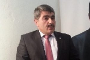 "AKP, ter&ouml;r &ouml;rg&uuml;tlerine yapmadığını medyaya yapıyor"
