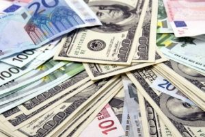 'Dolar ve Euro aralıkta eşitlenebilir'