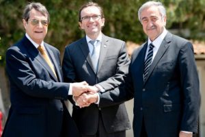 Kıbrıs'ta liderler yeniden bir araya geldi