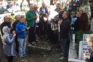 Bursaspor'un efsane amigosu Yaşar anıldı