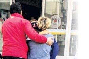 Asit kurbanı Y.K.'nın y&uuml;z&uuml; maskeli, tedavisi s&uuml;r&uuml;yor