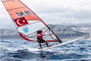 S&ouml;rf&ccedil;&uuml; Dilara olimpiyat yolunda Umman'ı ge&ccedil;ti!