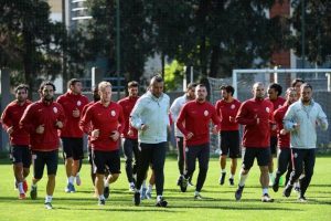 Galatasaray, Benfica ma&ccedil;ına hazırlanıyor