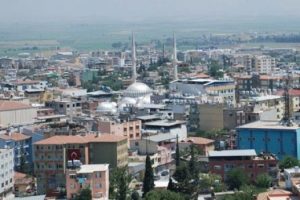 Se&ccedil;im g&uuml;n&uuml; Suriyeliler i&ccedil;in dışarı &ccedil;ıkmayın anonsu!