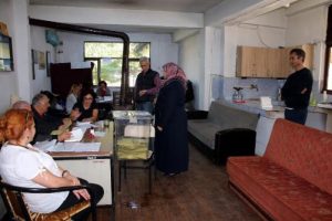 İtfaiyede oylarını kullandılar