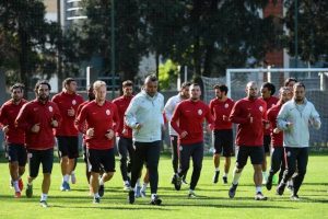 Galatasaray'da Benfica'ya karşı 2 eksik!